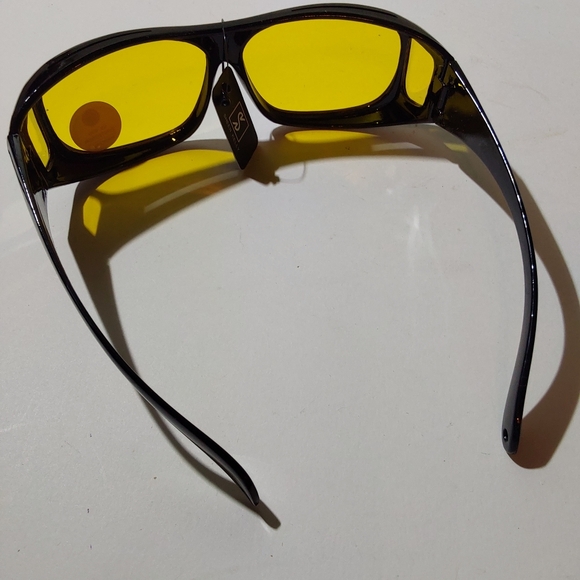 100% UV protection HD night vision wrap around sunglasses (348) - Picture 3 of 6